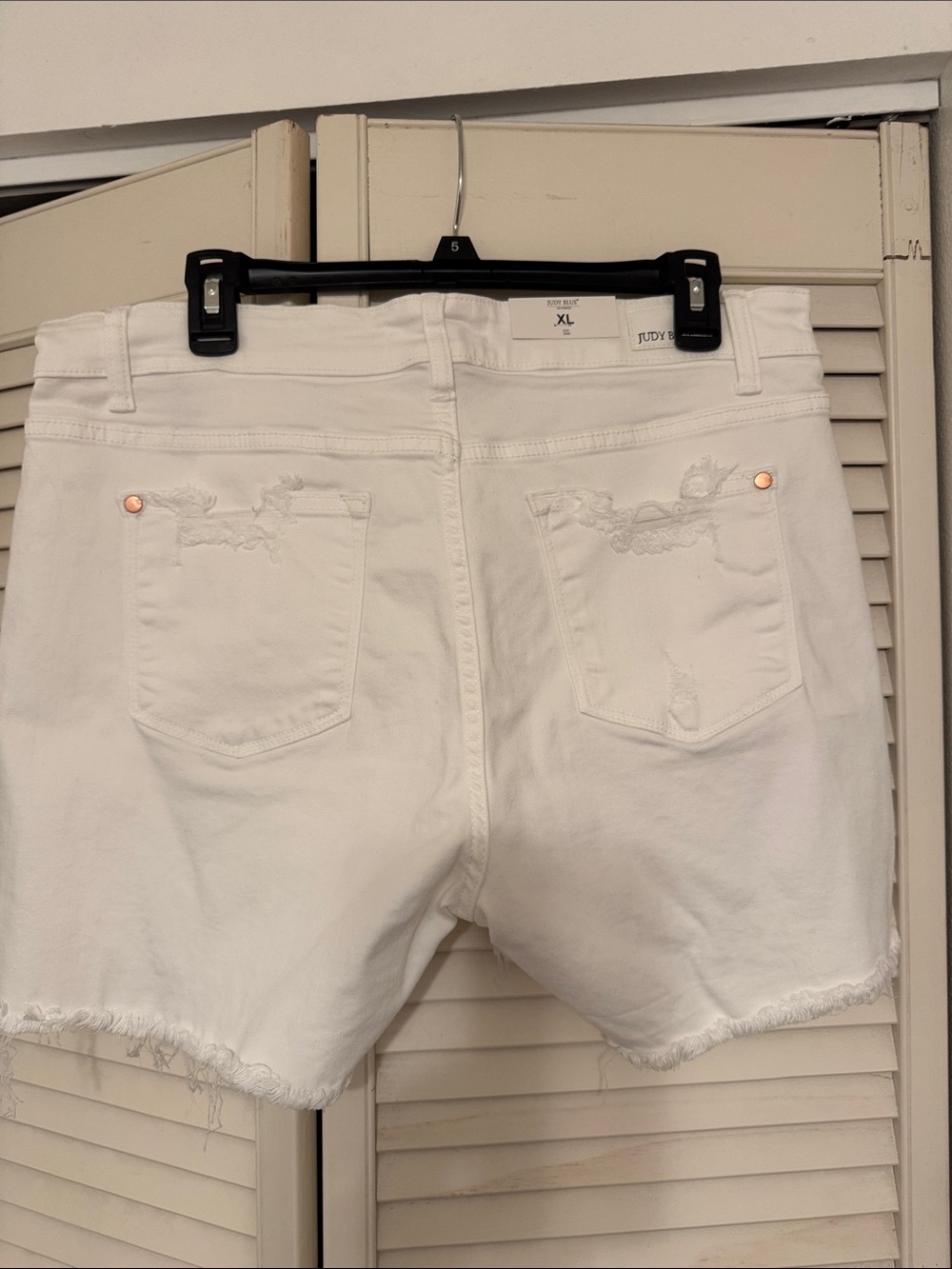 Judy Blue White Distressed Frayed Hem Jean Shorts - Picture 2 of 3